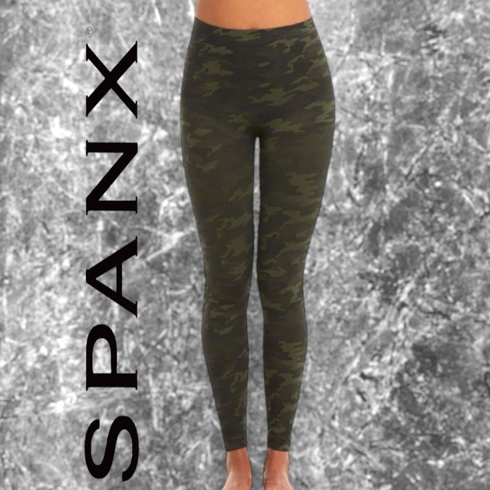 SPANX Look At Me Now Leggings-Green Camo Medium